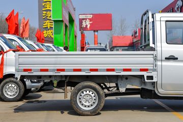 ������Խ �±�T3 PLUS �콢�� 1.6L ���� 122���� 2.52��˫������΢��(�尲��������)(SC1031TFS6B1)ͼƬ