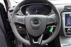 江淮T6EV 2024款 豪华型 两驱 双排纯电动皮卡65.3kWh