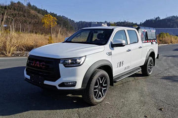 江淮T8PRO 2024款 舒适型 2.0L CNG 150马力 两驱手动 长轴双排皮卡