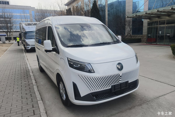 福田图雅诺 大V 尊享版 7座 5.49米纯电动轻客 宁德时代77.28kWh