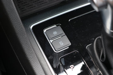 ������ʮ�� �￧TAGA 2024�� ������ 3.0T���� 150���� �����Զ� ˫����ʽƤ��ͼƬ