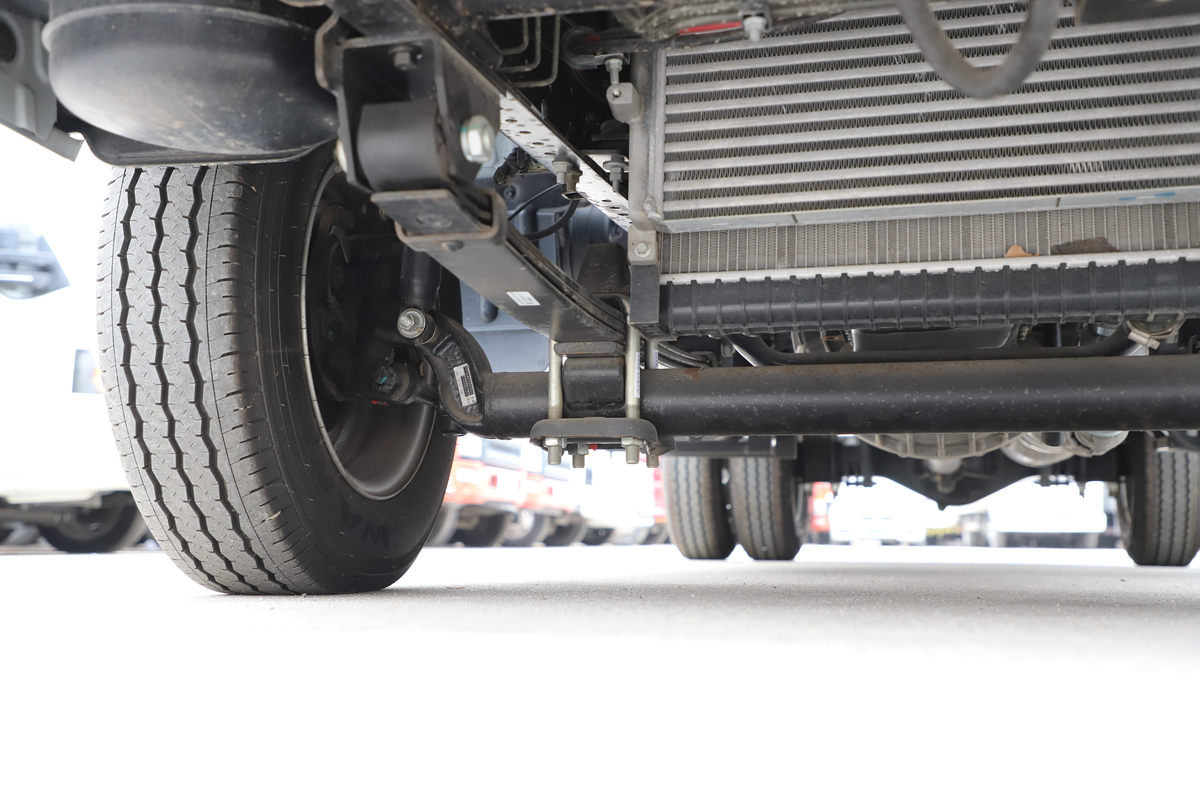 恺达X6载货车底盘图片