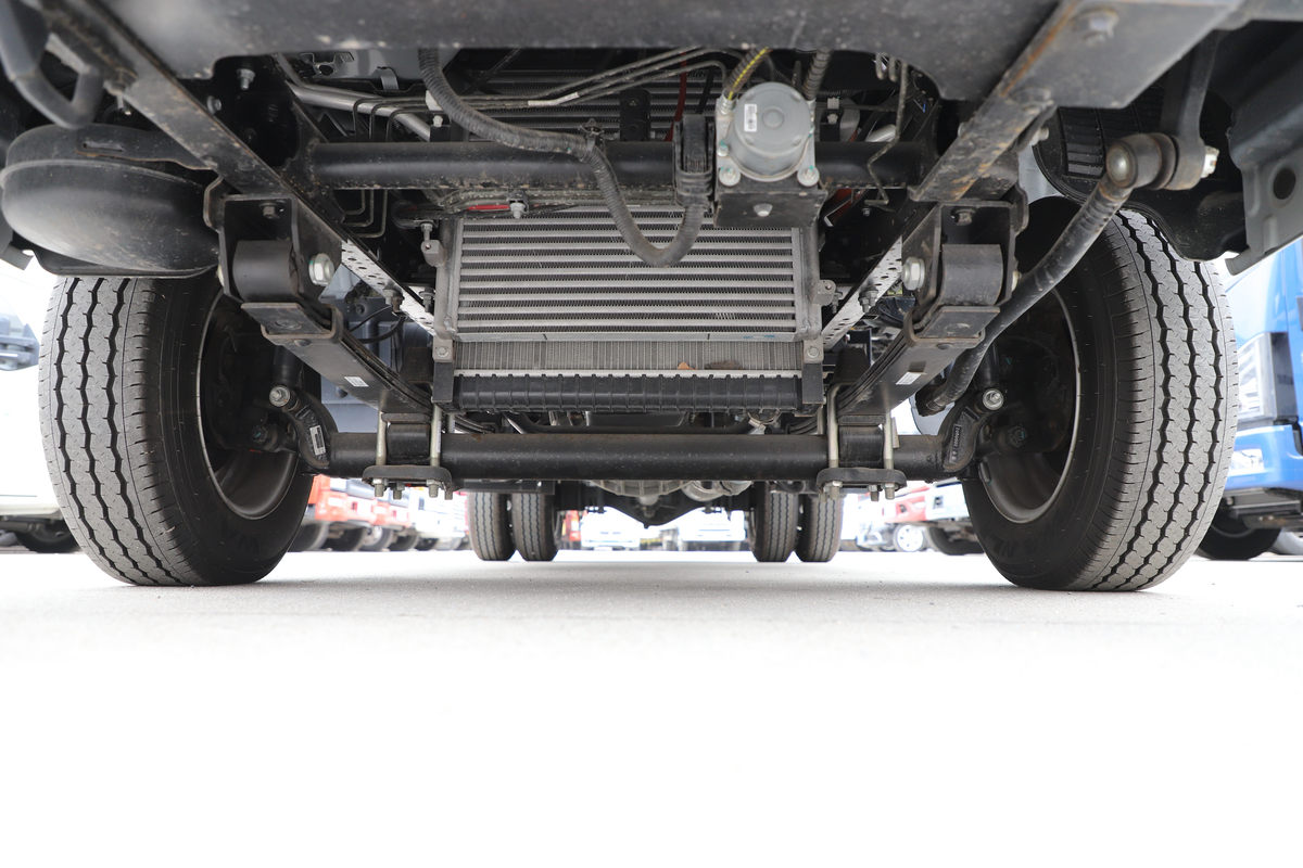 恺达X6载货车底盘图片