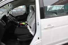 金杯 金海狮 2023款 旅行狮 150马力 2L 5/6座轻客