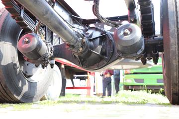 �����½� ����X3 240���� 4X2 9.8����ʽ�ػ���(DFV5183XXYGP6D2)ͼƬ