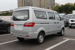 金杯 小海狮X30 2024款 冠军型 110马力 1.5L汽油 5/6/7座微面