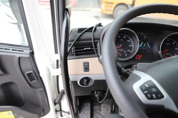 �������ó� ���KR PLUS ��ҫ�� 290���� 4X2 8.3����ʽ�ػ���(DFH5180XXYE8)ͼƬ