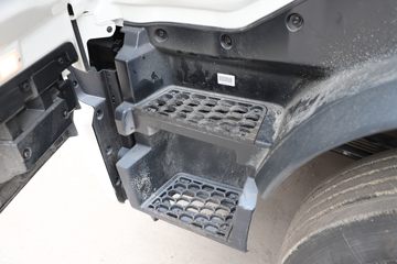 �������ó� ���KR PLUS ��ҫ�� 290���� 4X2 8.3����ʽ�ػ���(DFH5180XXYE8)ͼƬ