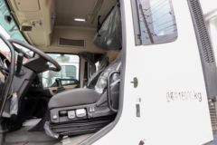 东风商用车 天锦KR PLUS 星耀版 290马力 4X2 8.3米厢式载货车(DFH5180XXYE8)