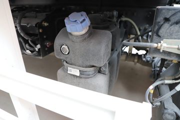 �������ó� ���KR PLUS ��ҫ�� 290���� 4X2 8.3����ʽ�ػ���(DFH5180XXYE8)ͼƬ