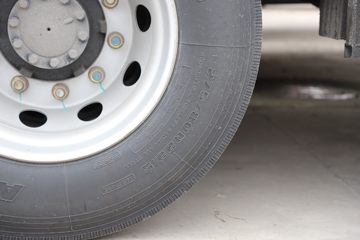 �������ó� ���KR PLUS ��ҫ�� 290���� 4X2 8.3����ʽ�ػ���(DFH5180XXYE8)ͼƬ