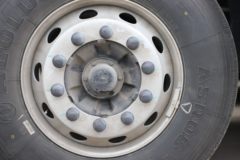 东风商用车 天锦KR PLUS 星耀版 290马力 4X2 8.3米厢式载货车(DFH5180XXYE8)