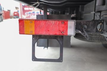 �������ó� ���KR PLUS ��ҫ�� 290���� 4X2 8.3����ʽ�ػ���(DFH5180XXYE8)ͼƬ