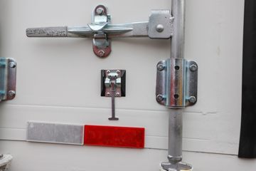 �������ó� ���KR PLUS ��ҫ�� 290���� 4X2 8.3����ʽ�ػ���(DFH5180XXYE8)ͼƬ