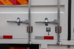 东风商用车 天锦KR PLUS 星耀版 290马力 4X2 8.3米厢式载货车(DFH5180XXYE8)