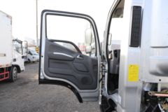 福田 奥铃新捷运 青春飞扬版 151马力 4.17米单排仓栅式轻卡(BJ5048CCY9JDA-AB1)