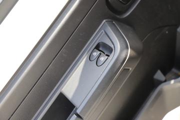 开瑞 江豚 2023款 宽心版 2.7T 4.746米纯电动封闭货车40.55kWh驾驶室图片