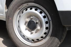 江豚&nbsp;电动封闭厢货底盘图片