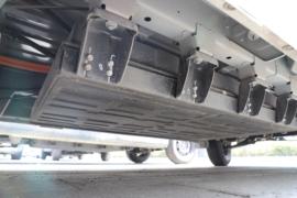 江豚&nbsp;电动封闭厢货底盘图片