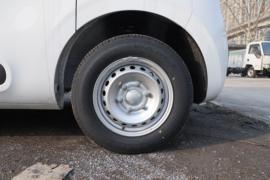 大拿V1&nbsp;电动封闭厢货底盘图片