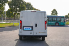 江淮 Van宝路 V8国轩领航版 2座 5.46米纯电动厢式运输车41.93kWh