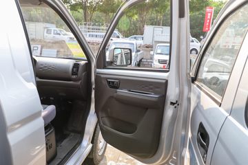 ����С�� ����ţ�� LV0 1.6L 122���� ���� 3.2�׵�������΢��ͼƬ