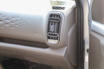 ����С�� ����ţ�� LV0 1.6L 122���� ���� 3.2�׵�������΢��ͼƬ