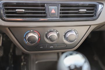 ����С�� ����ţ�� LV0 1.6L 122���� ���� 3.2�׵�������΢��ͼƬ