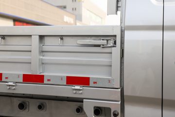����С�� ����ţ�� LV0 1.6L 122���� ���� 3.2�׵�������΢��ͼƬ