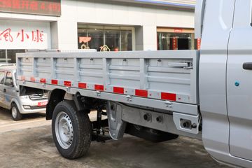 ����С�� ����ţ�� LV0 1.6L 122���� ���� 3.2�׵�������΢��ͼƬ