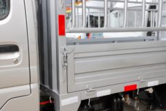 东风 EV80 3T 3.05米单排纯电动仓栅式轻卡(DFA5030CCYCBEV1)41.86kWh