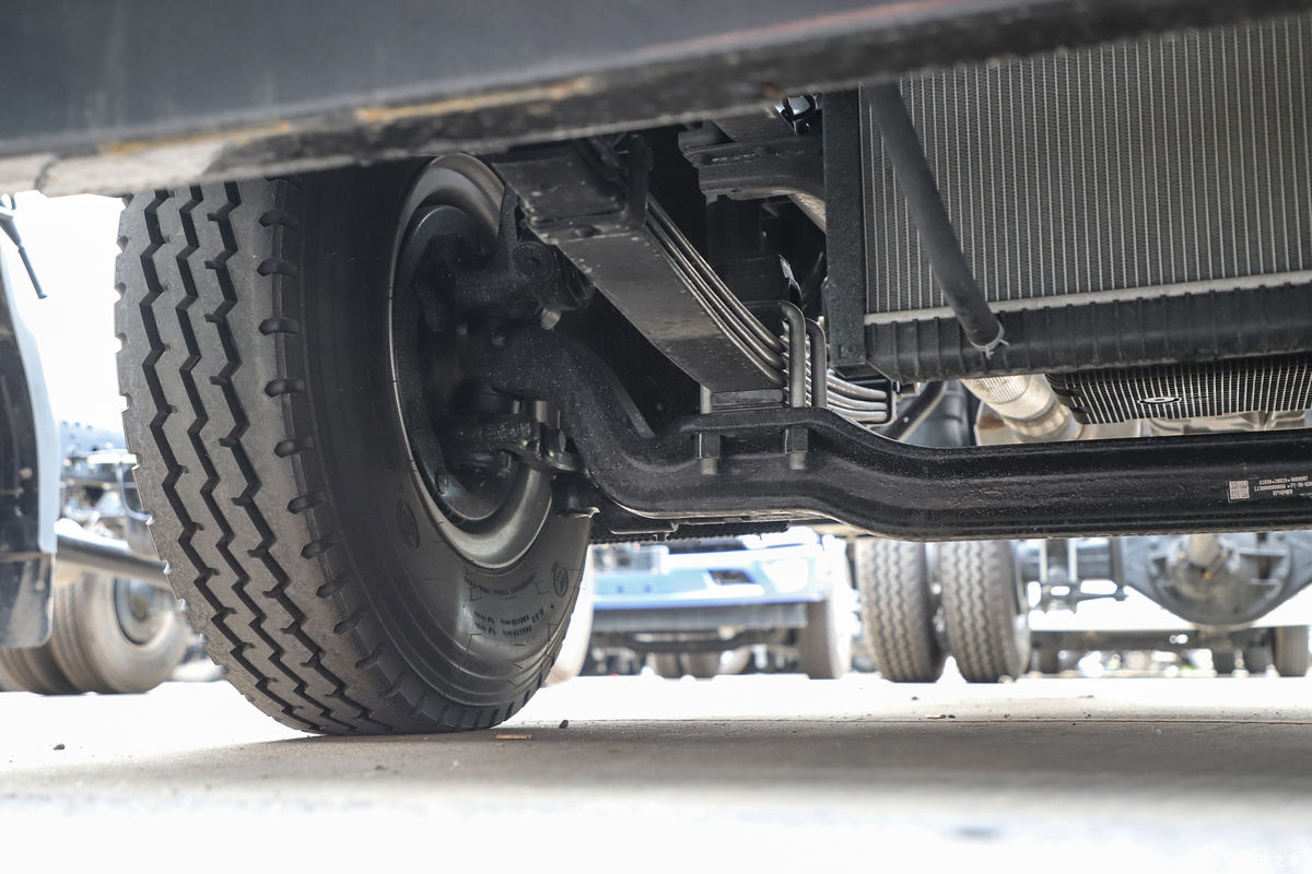 奥铃速运载货车底盘图片