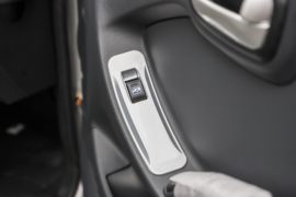 EV180&nbsp;电动载货车内饰图片