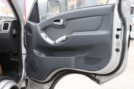 EV180&nbsp;电动载货车内饰图片