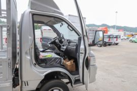 EV180&nbsp;电动载货车内饰图片