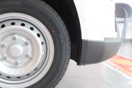 黄金仓&nbsp;电动封闭厢货底盘图片