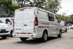 长安 睿行EM80 2023款 5座 4.805米纯电动平顶对开门封闭货车41.932kWh