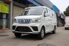 长安 睿行EM80 2023款 5座 4.805米纯电动平顶对开门封闭货车41.932kWh