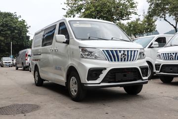 长安 睿行EM80 2023款 5座 4.805米纯电动平顶对开门封闭货车41.932kWh