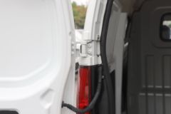 长安 睿行EM80 2023款 5座 4.805米纯电动平顶对开门封闭货车41.932kWh