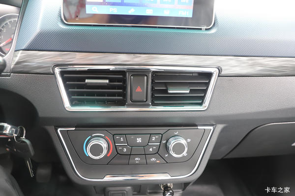 购金卡S3载货车 享高达0.3万优惠