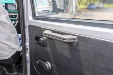 ��Դ���� ��S6 ��׼�� 2L 130���� CNG 3��˫������΢��(JKC1034S6X2CNG)ͼƬ