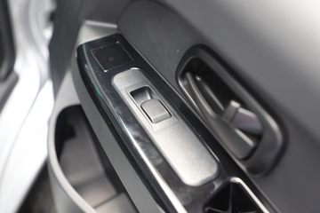 ��Դ���� ��S6 ��׼�� 2L 130���� CNG 3��˫������΢��(JKC1034S6X2CNG)ͼƬ