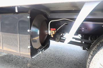 ��Դ���� ��S6 ��׼�� 2L 130���� CNG 3��˫������΢��(JKC1034S6X2CNG)ͼƬ