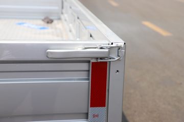 ��Դ���� ��S6 ��׼�� 2L 130���� CNG 3��˫������΢��(JKC1034S6X2CNG)ͼƬ