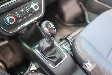 ��Դ���� ��S6 ��׼�� 2L 130���� CNG 3.855�׵�������΢��(JKC1034D6X2CNG)ͼƬ