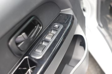 ��Դ���� ��S6 ��׼�� 2L 130���� CNG 3.855�׵�������΢��(JKC1034D6X2CNG)ͼƬ