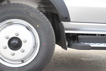 Դ S6 ׼ 2L 130 CNG 3.855׵΢(JKC1034D6X2CNG)ͼƬ