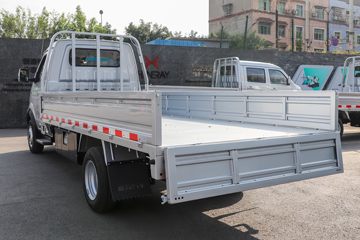 Դ S6 ׼ 2L 130 CNG 3.855׵΢(JKC1034D6X2CNG)ͼƬ