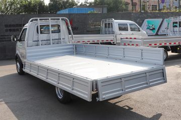 Դ S6 ׼ 2L 130 CNG 3.855׵΢(JKC1034D6X2CNG)ͼƬ
